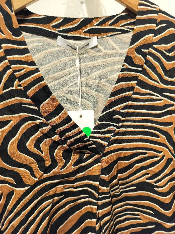 Billede af Zebra stribet silkeagtig bluse fra Samsøe & Samsøe