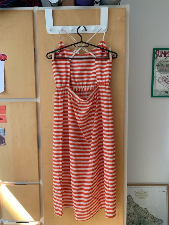 Billede af Strappy and Striped Backless Sundress