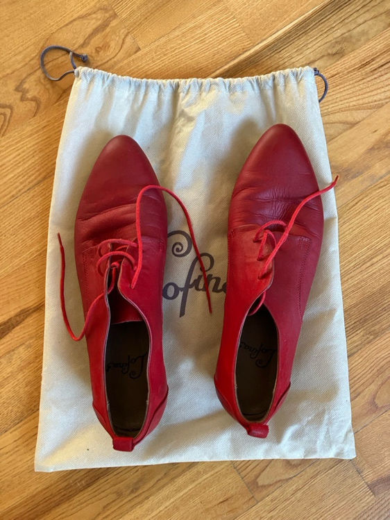 Billede af Beautiful soft leather red shoes. 