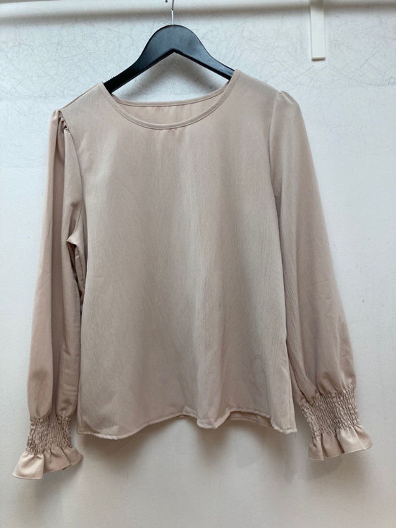 Billede af Ny beige bluse