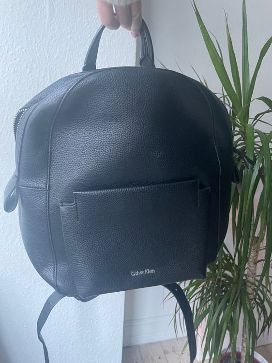 Billede af Calvin Klein black leather bag